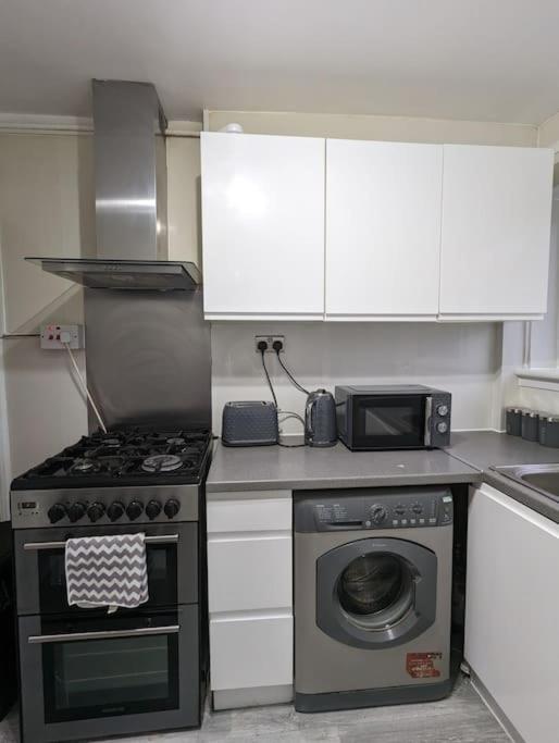 3 Bedroom Apartment Sleeps 8 爱丁堡 外观 照片